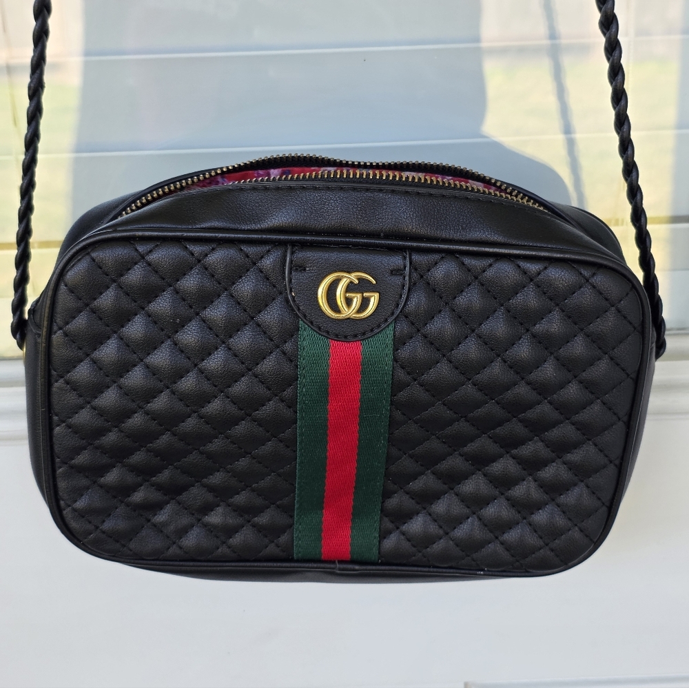 Gucci Black Quilted Cross Body Bag Red Green Striped FLAW Bad Zio - Picture 3 of 13